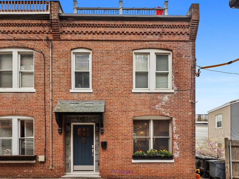 3BR FOR RENT IN 1 H Street Pl, South Boston, MA 02127 - $1200monthly - Photo 1